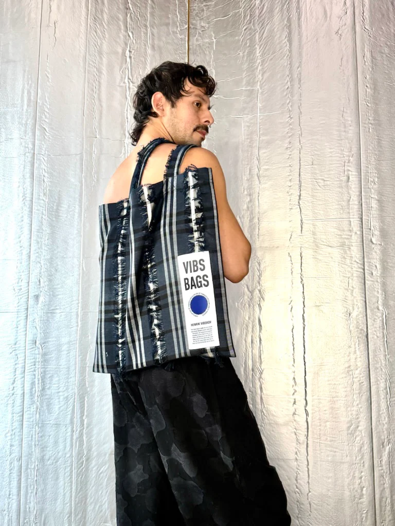 ARCHIVE FABRIC TOTE BAG BY Henrik Vibskov - Image 4