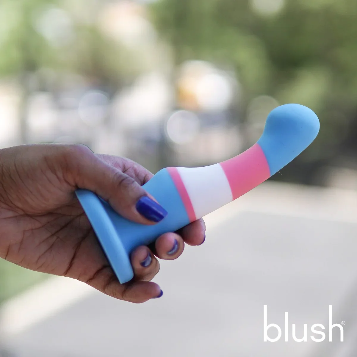 Avant Pride True Blue P2 Artisan 6 Inch Curved P-Spot / G-Spot Dildo with Suction Cup - Image 11