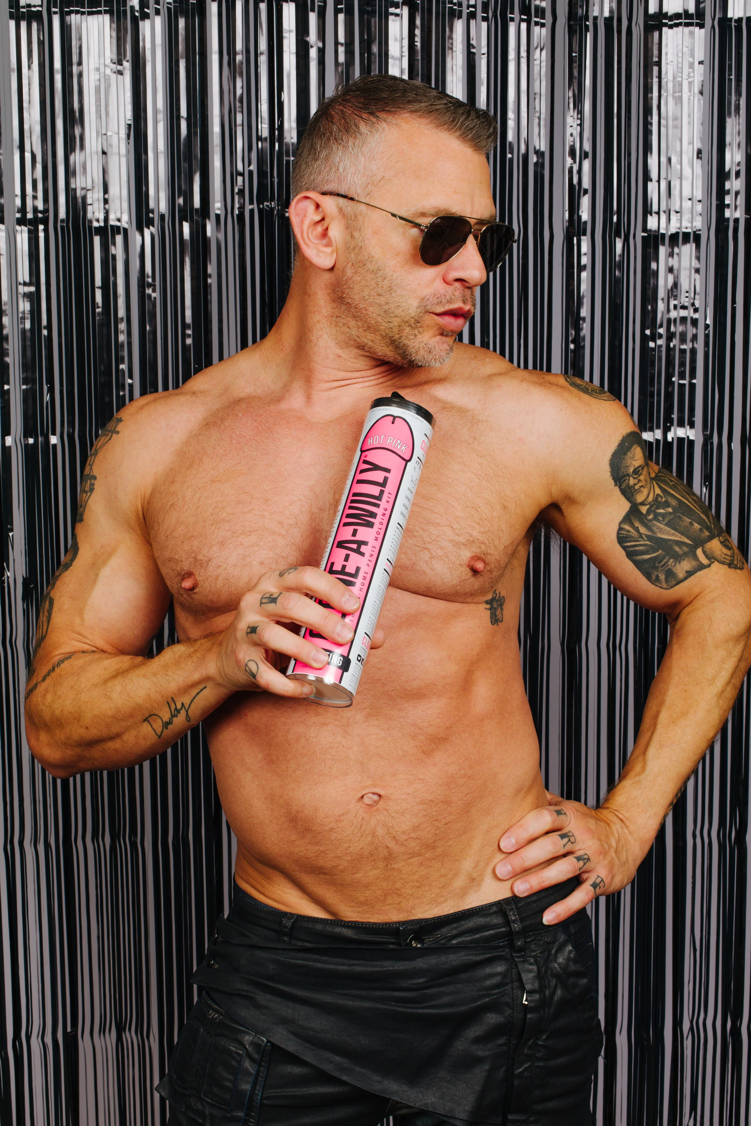 CLONE A WILLY AT HOME PENIS MOLDING KIT - HOT PINK - Image 3
