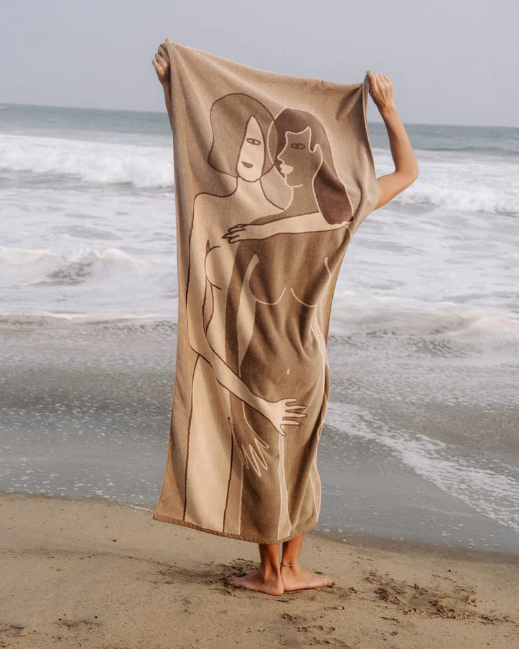 GAYTOWELS Girlfriends Towel - Image 6
