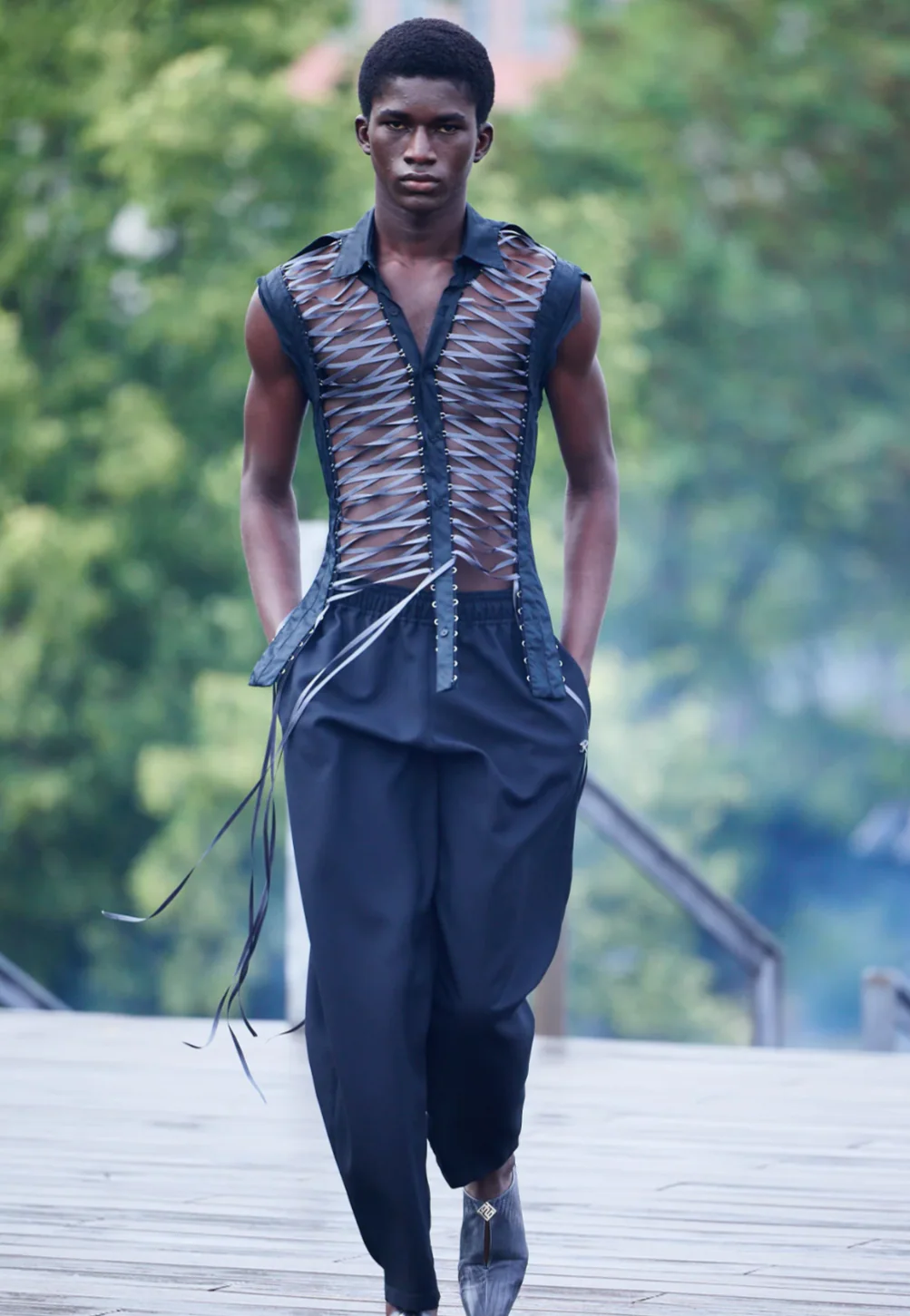 GMBH SAM LACE SLEEVELESS SHIRT - Image 3