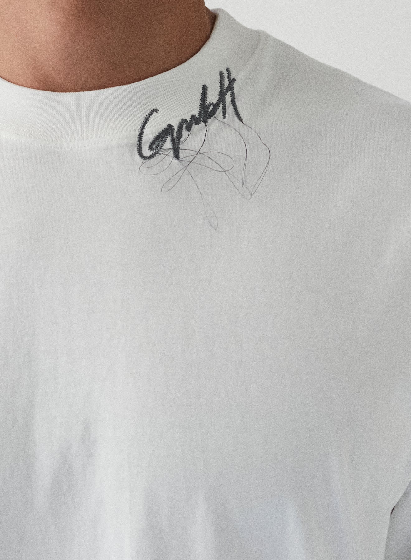 GMBH T-SHIRT WITH EMBROIDERED NECKLINE - Image 4