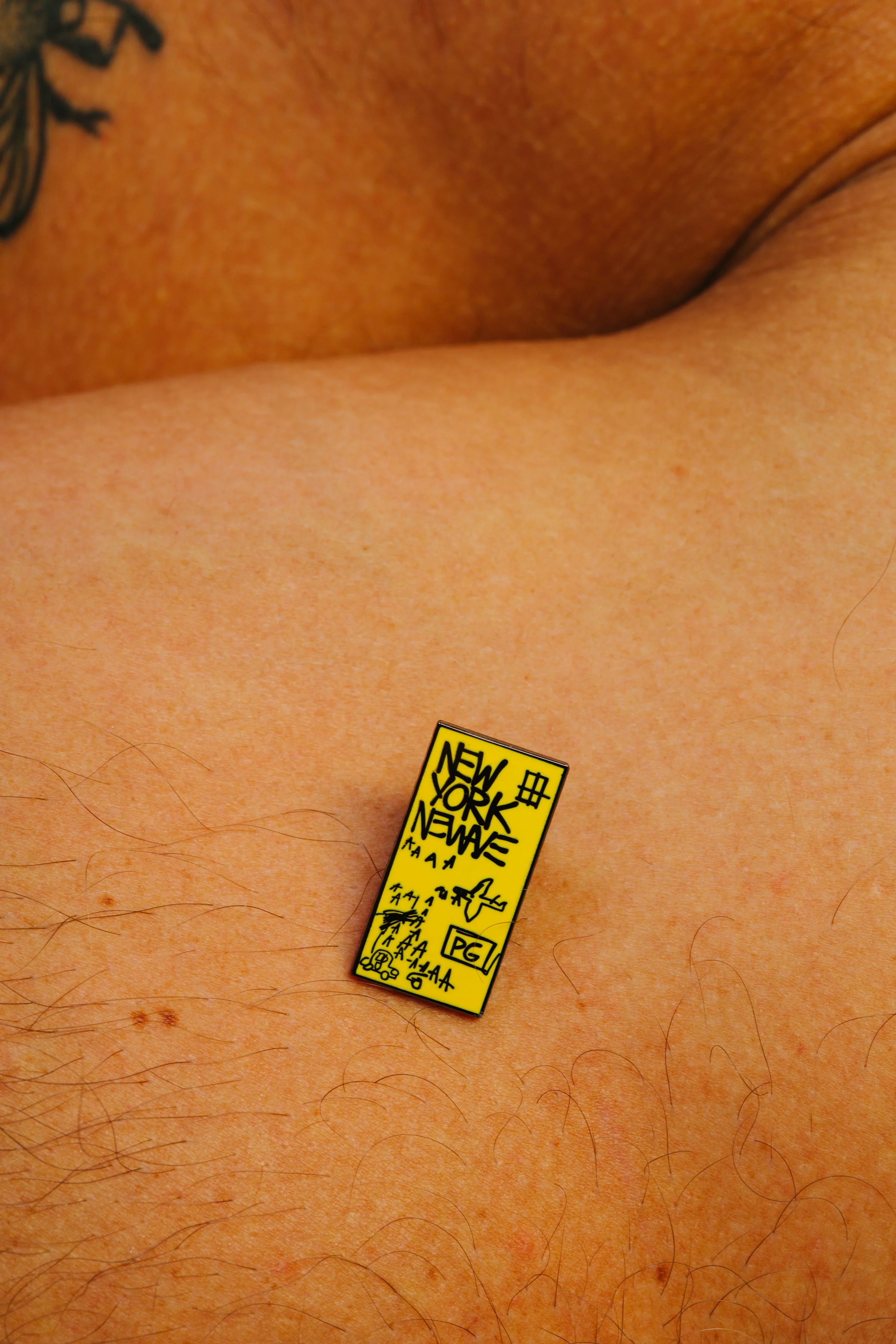 JEAN-MICHEL BASQUIAT NEW YORK NEW WAVE PIN - Image 5
