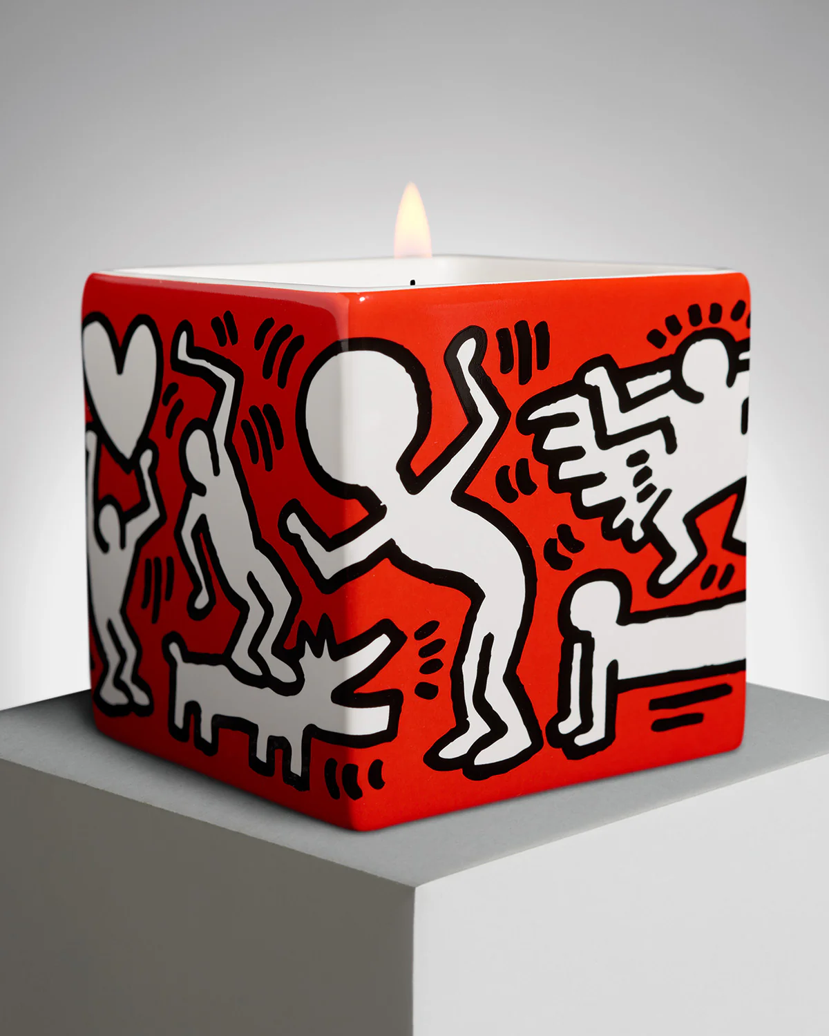 KEITH HARING "WHITE ON RED" SQUARE PERFUMED CANDLE - Image 6
