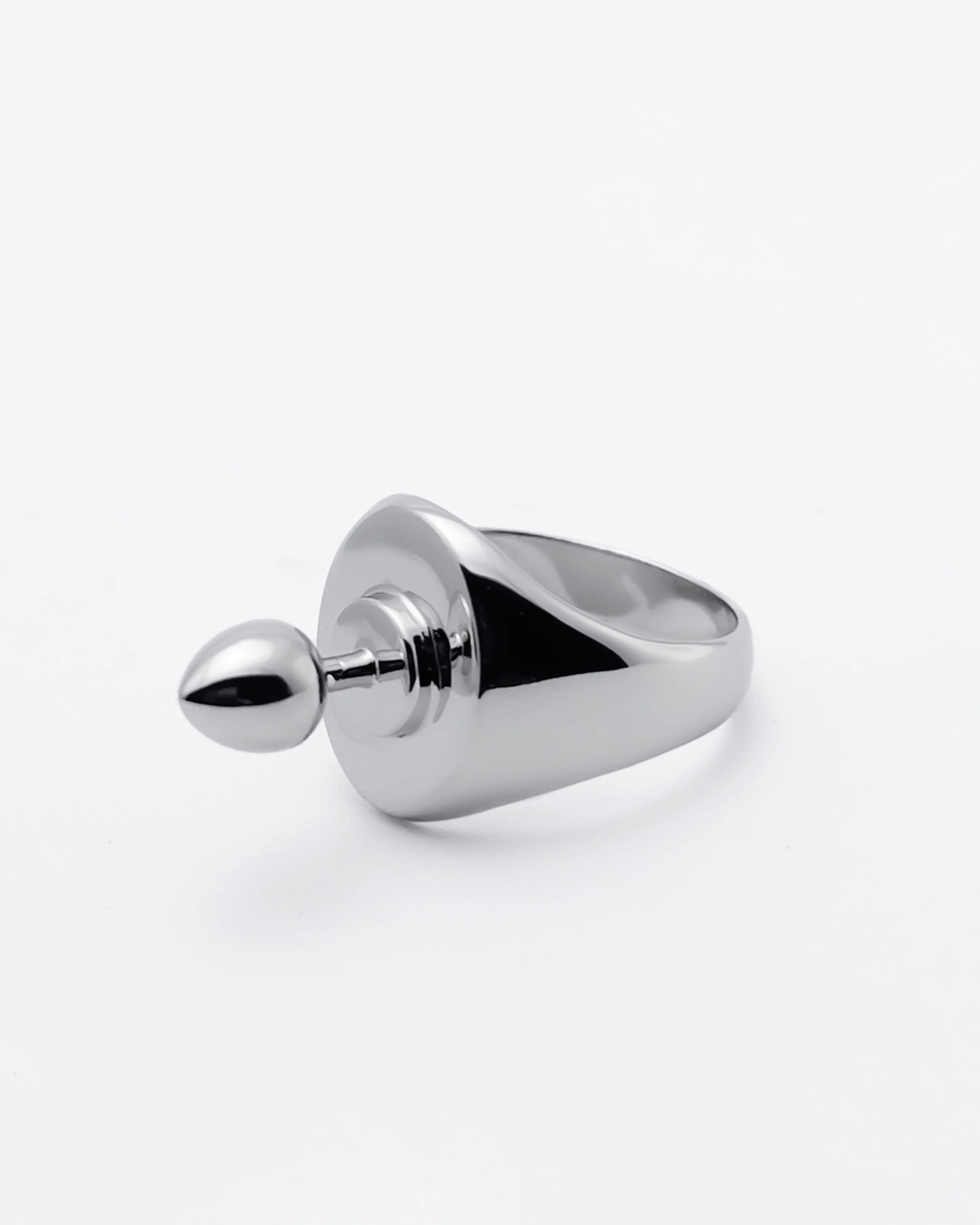 KISKA LAB MINI PLUG SIGNET PLATINUM RING - Image 2