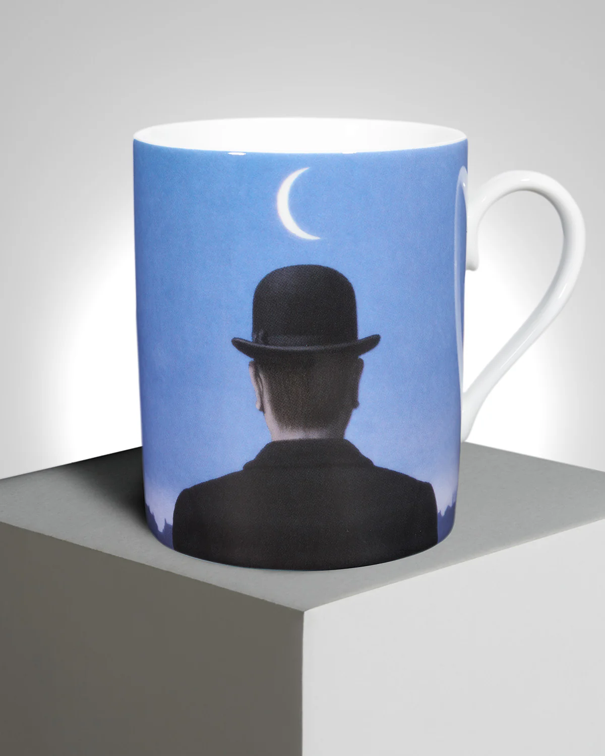 MAGRITTE PORCELAIN MUG LE MAÎTRE D'ECOLE - Image 2
