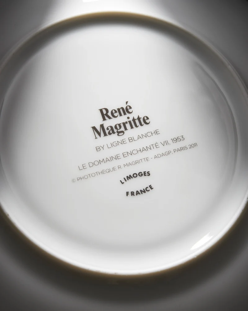 MAGRITTE PORCELAIN PLATE LE DOMAINE ENCHANTÉ VII - Image 4
