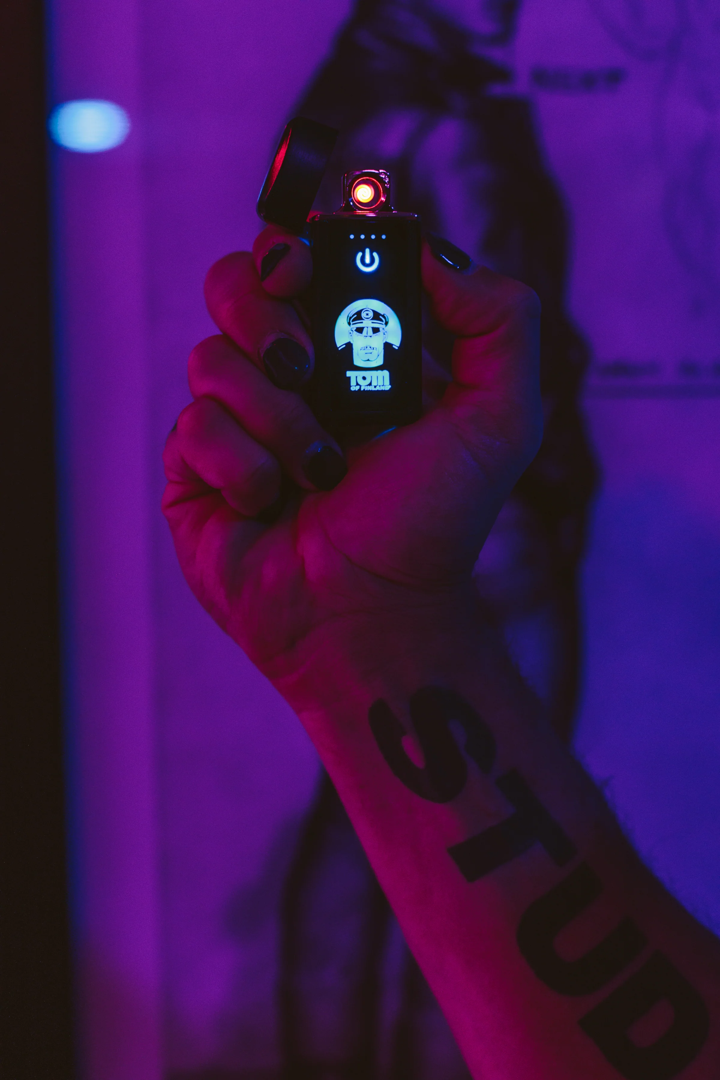 TOM OF FINLAND ELECTRIC LED LIGHTER - Image 2