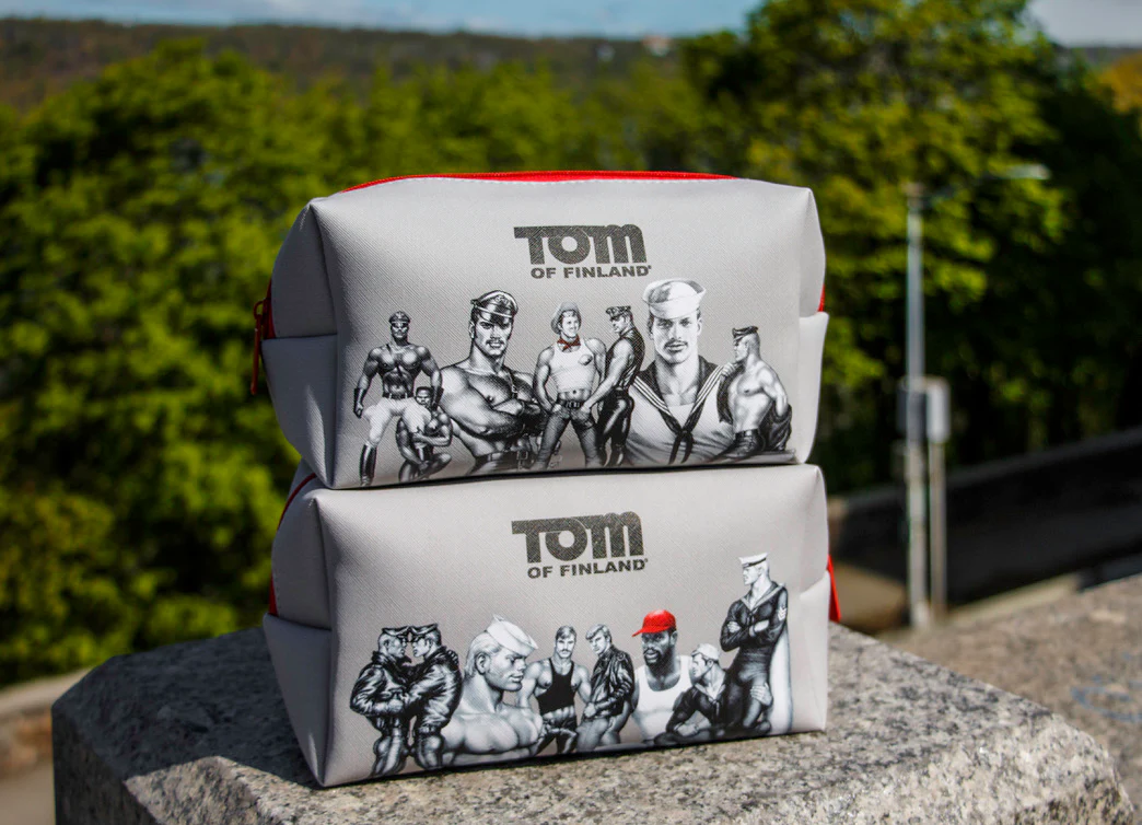 TOM OF FINLAND TOILETRY BAG - Image 8