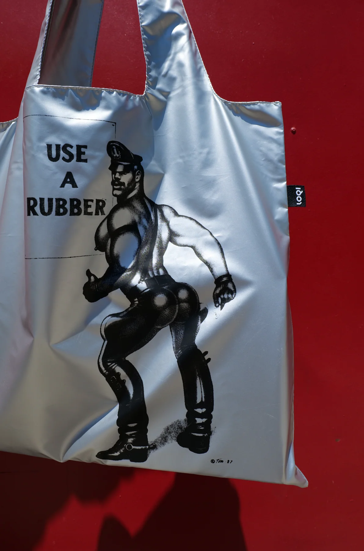 TOM OF FINLAND USE A RUBBER METALLIC BAG BY LOQI - Image 6