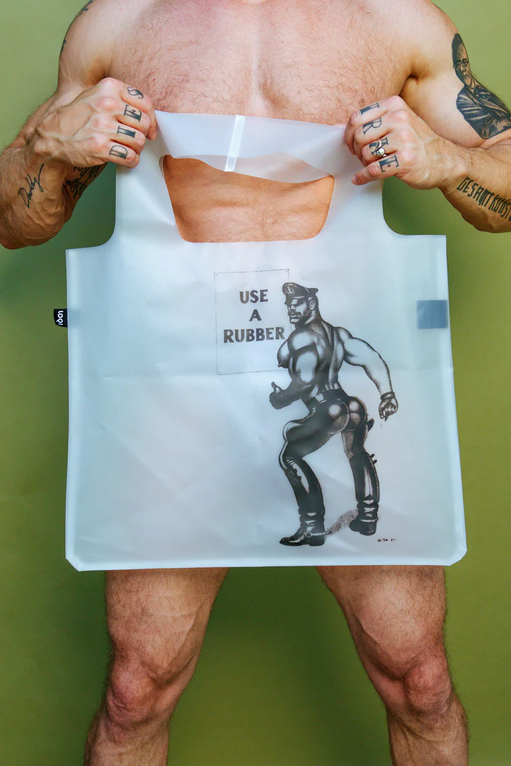 TOM OF FINLAND USE A RUBBER MILKY TRANSPARENT BAG BY LOQI - Image 4