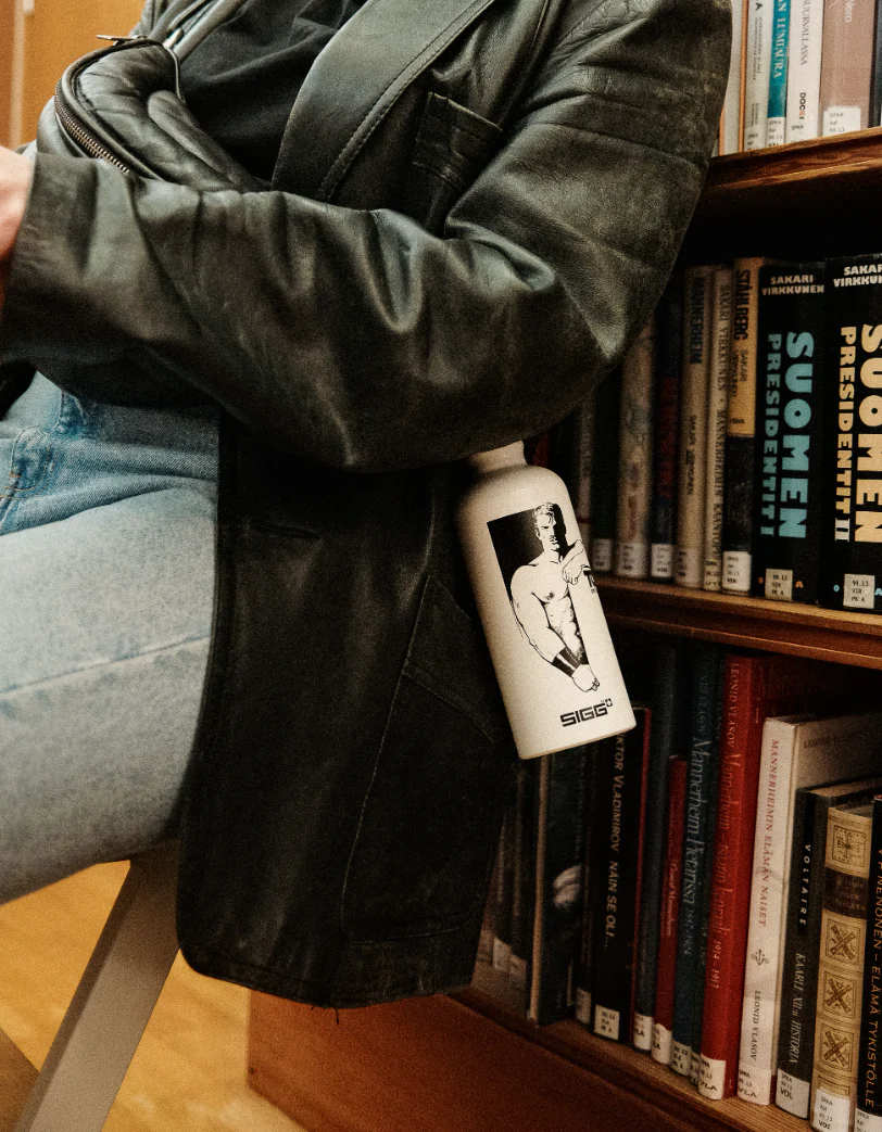 TOM OF FINLAND x SIGG WATER BOTTLE WHITE - Image 4