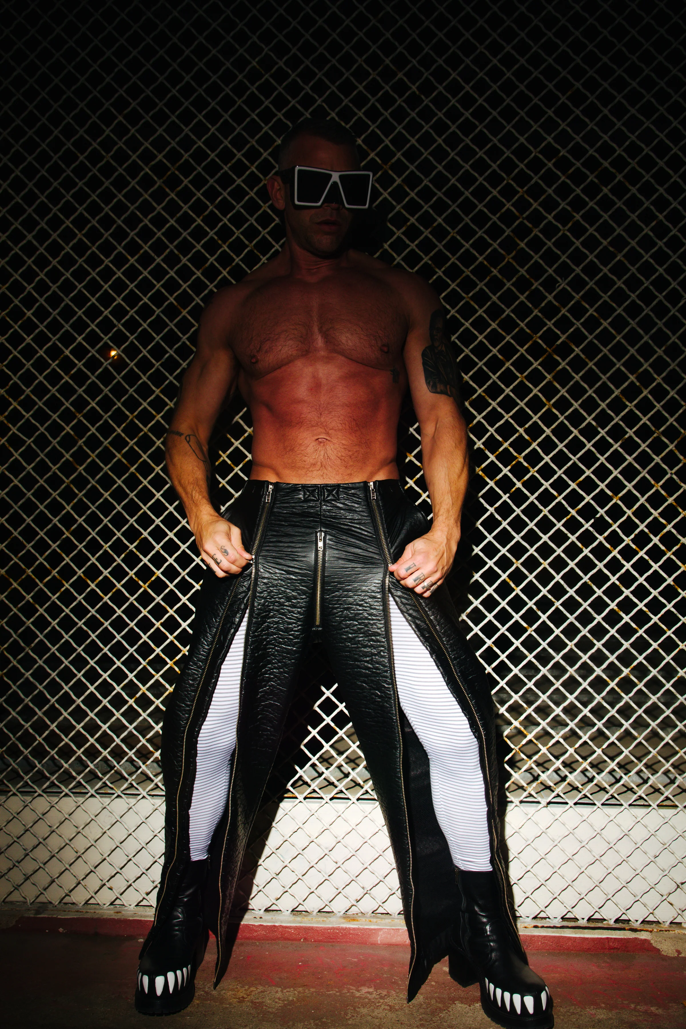 WALTER VAN BERIENDONCK FW22 UFO PANTS BLACK - Image 10